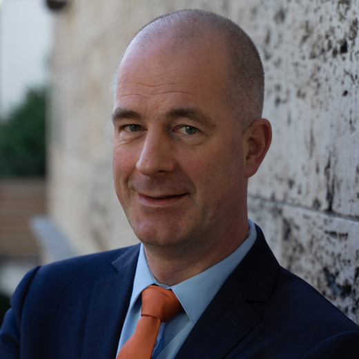 Portrait von Dr. Christian Mölling