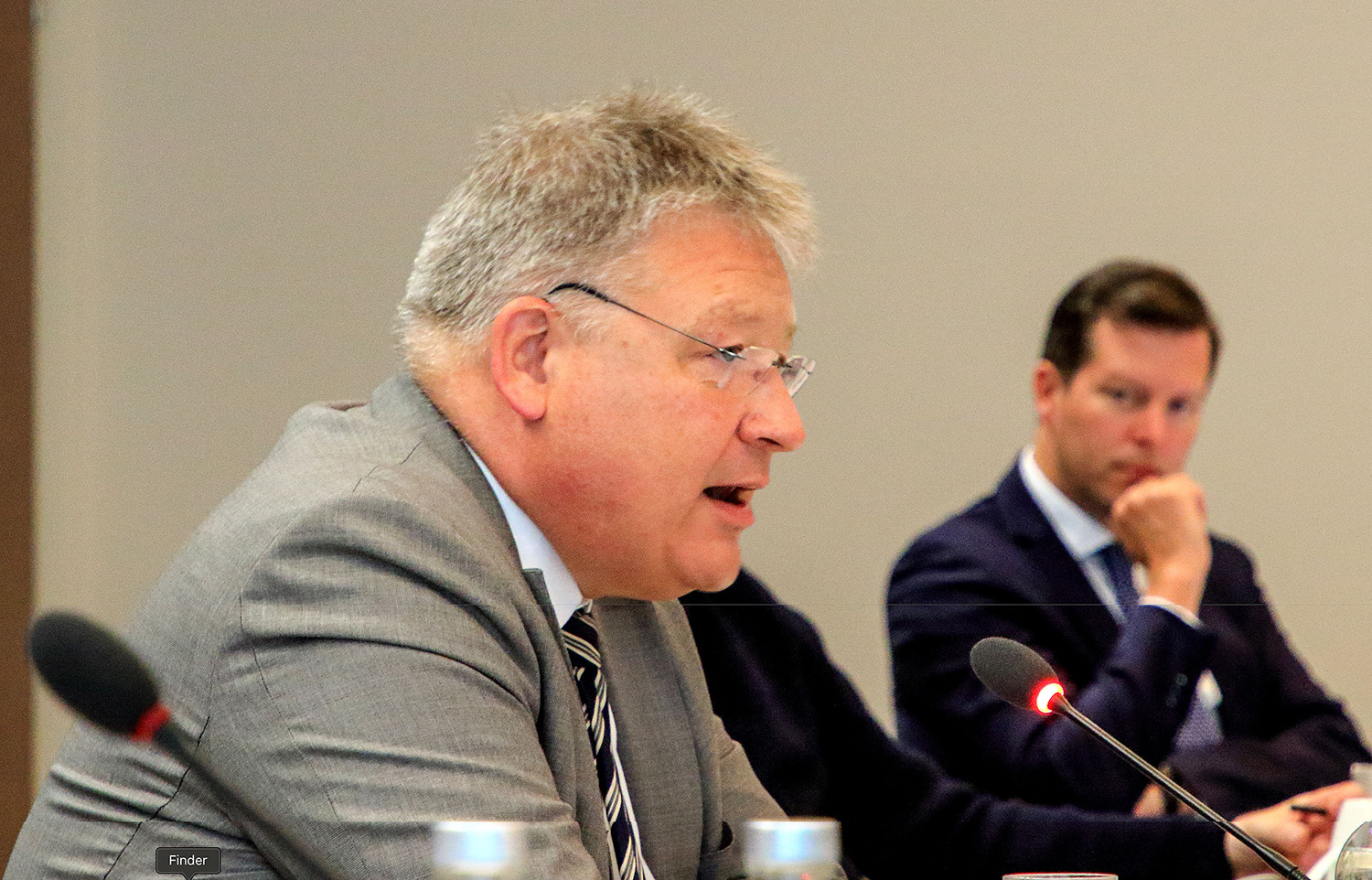 Portrait von Dr. Bruno Kahl